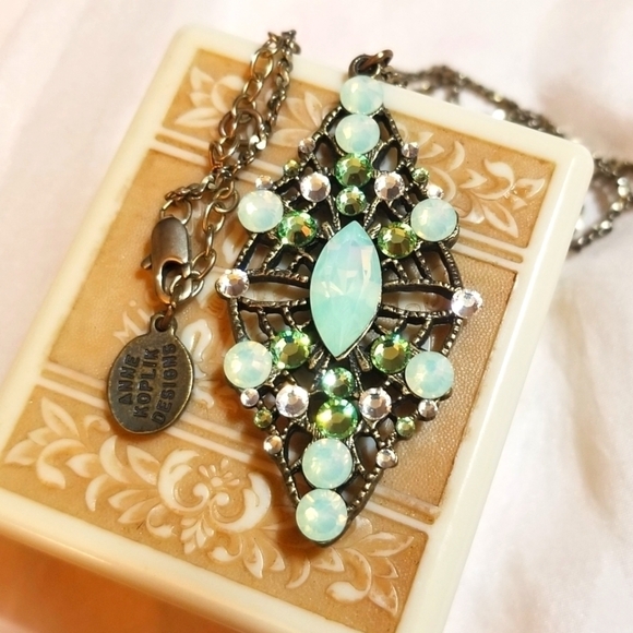ANNE KOPLIK DESIGNS green crystals necklace - Picture 5 of 6